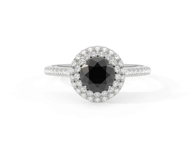 Silberner Verlobungsring mit einem runden, schwarzen Diamanten, der von weißen Diamanten umgeben ist. | © Diamonds Factory DE 