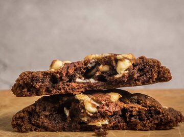 Gestapelte Schokoladen Cookies | © Adobe Stock/Estudio Conceito
