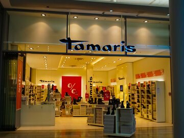 Eingang eines Tamaris Shops. | © Adobe Stock/Solarisys