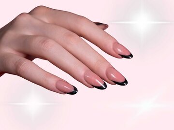 Licorice French Nails | © Adobe Stock/Sviatlana Barysevich