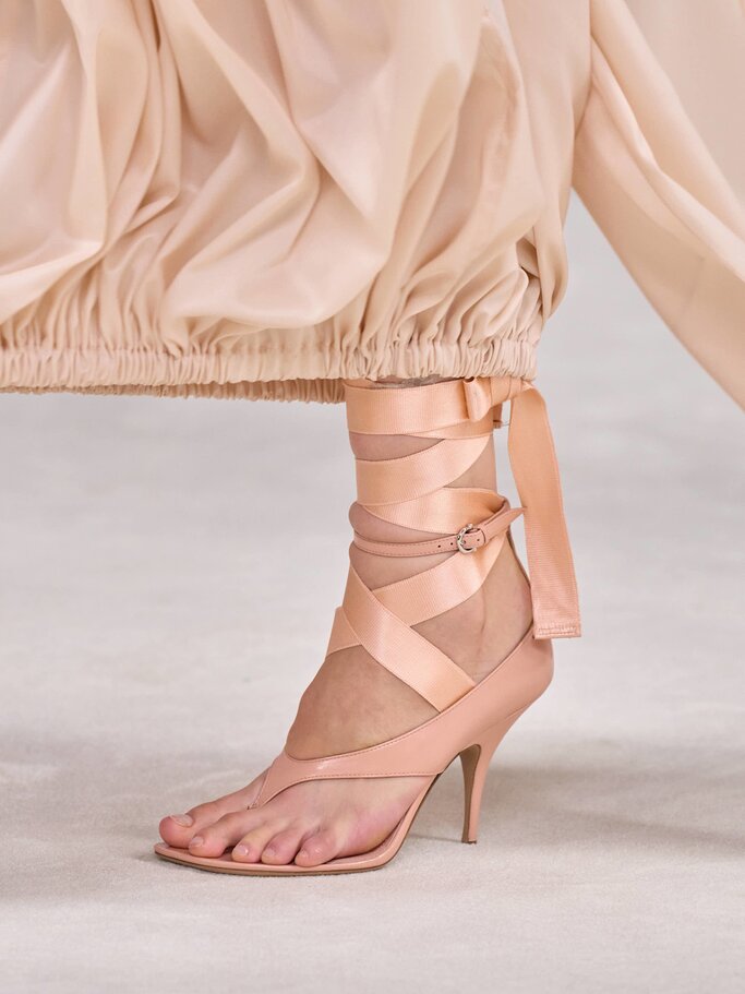 Strappy Sandals von Ferragamo | © Launchmetrics/Spotlight