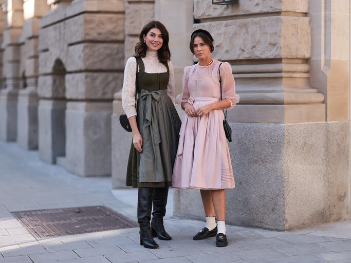 Streetstyle von Ira Meindl und Patricia Wirschke im Dirndl | © Getty Images/Jeremy Moeller