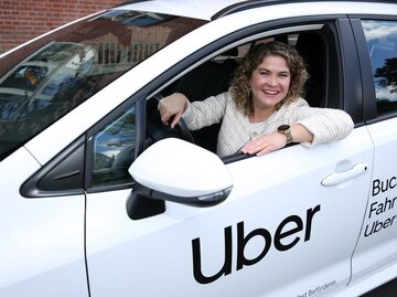 Mit "Women Drivers" bietet Uber weiblichen Fahrgästen ab sofort die Möglichkeit, gezielt Fahrerinnen zu buchen – ein wichtiger Schritt für mehr Sicherheit und Selbstbestimmung unterwegs. | © Uber