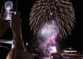 Feuerwerk über dem Rhein