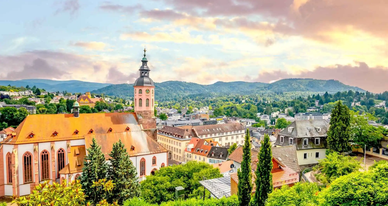 Blick über Baden-Baden | © Adobe Stock/Sina Ettmer