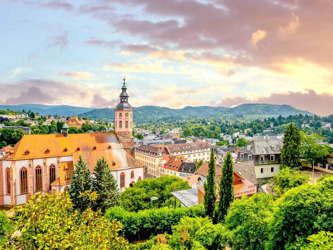 Blick über Baden-Baden | © Adobe Stock/Sina Ettmer