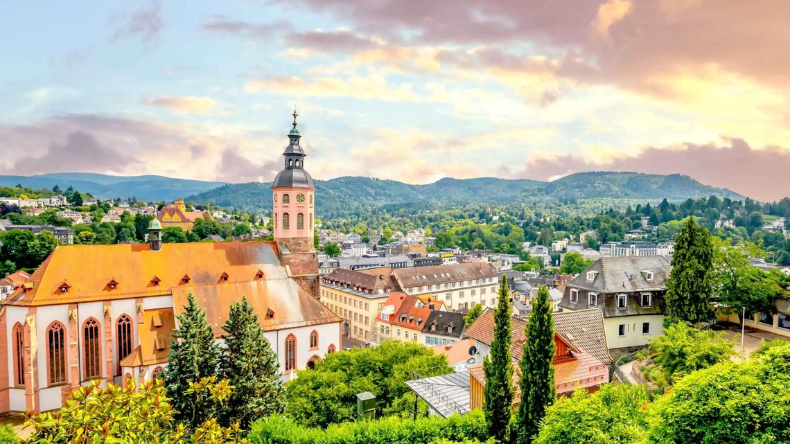 Blick über Baden-Baden | © Adobe Stock/Sina Ettmer