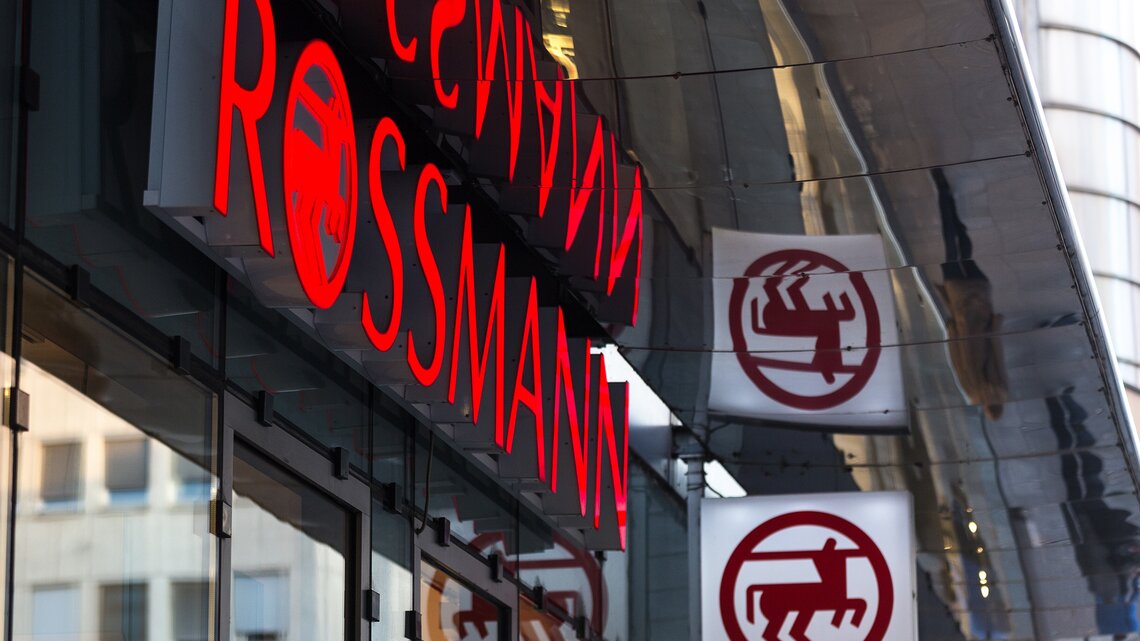 Rossmann Logo | © Adobe Stock/Tobias Arhelger