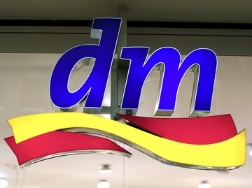 dm Logo | © GettyImages/Ulrich Baumgarten / Kontributor