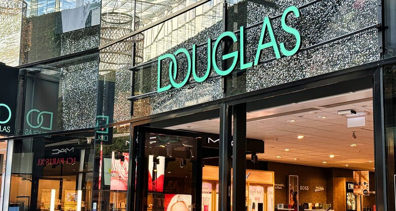 Douglas Store | © Adobe Stock/ oliver de la haye