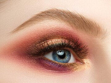 Buntes Augen-Make-up | © Getty Images/Dutko