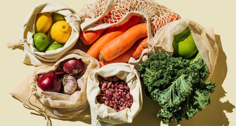 Gemüse und Obst in nachhaltiger Verpackung | © Getty Images/Tanja Ivanova