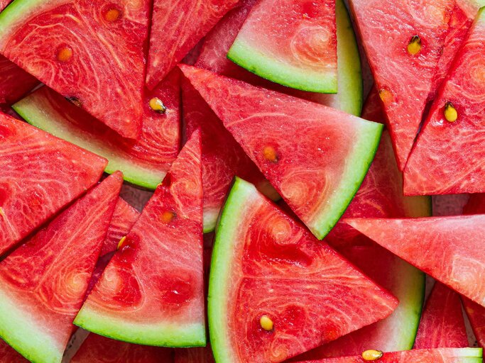 geschnittene Wassermelone, in dreieckigen Stücken | © Getty Images/banjongseal324