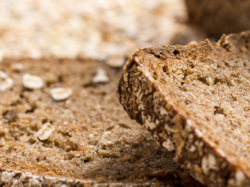 Brot mit Haferflocken | © Getty Images/Victority