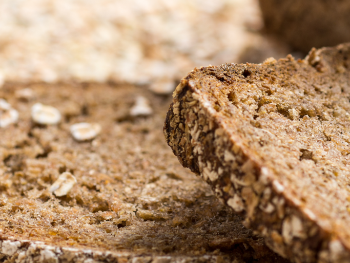 Brot mit Haferflocken | © Getty Images/Victority