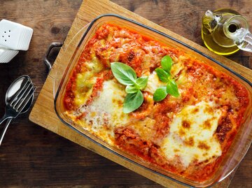 Eine Lasagne von oben | © Adobe Stock/irinagrigorii