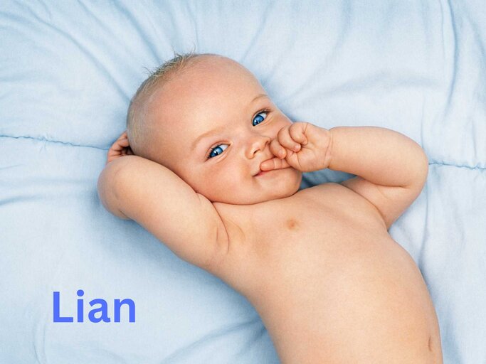 Baby mit strahlend blauen Augen | © Getty Images/Laurence Monneret