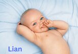 Baby mit strahlend blauen Augen | © Getty Images/Laurence Monneret