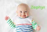 Lächelndes Baby  | © Getty Images/FamVeld
