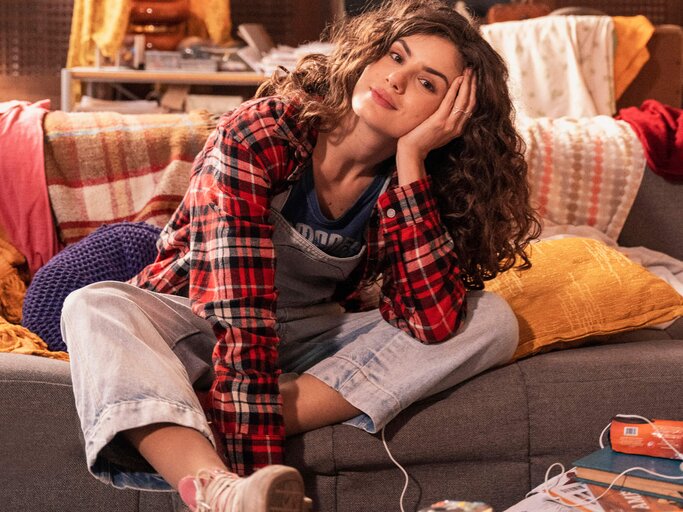 Neue Netflix-Serie "Wieder 15" mit Schauspielerin Camila Queiroz | © Netflix