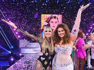 GNTM-Gewinnerin 2023 Vivien mit Heidi Klum | © ProSieben/Claudius Pflug