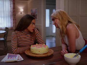 Ginny und Georgia feiern den Geburtstag von Ginny | © Netflix