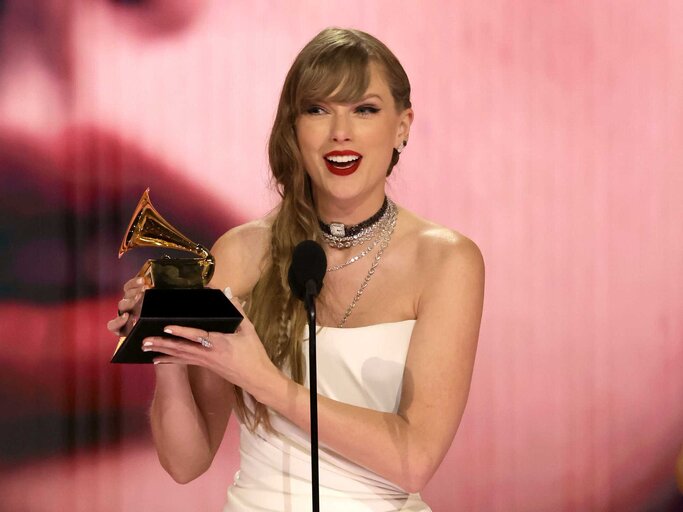 Grammys 2024 Taylor Swift | © Getty Images/Kevin Winter