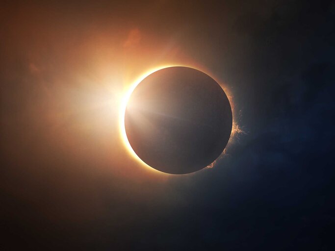 Eine Nahaufnahme einer Sonnenfinsternis. | © Adobe Stock/Kevin Carden