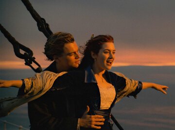 Leonardo DiCaprio und Kate Winslet in Titanic | © IMAGO / Everett Collection