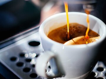 Kaffeevollautomaten reduziert: Top-Modelle zum Tiefpreis | © Getty Images / Guido Mieth