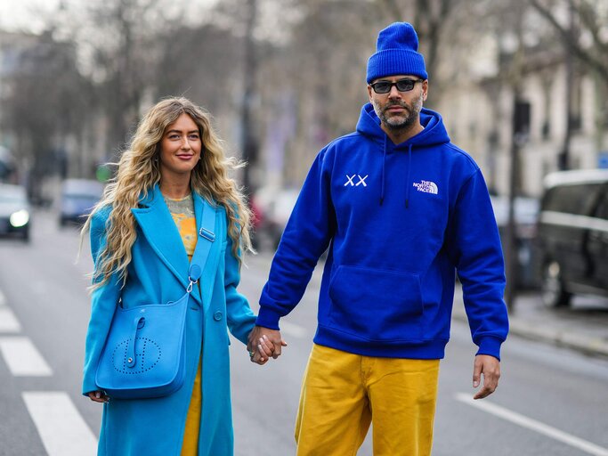 Emili Sindlev mit ihrem Freund | © Getty Images/Edward Berthelot