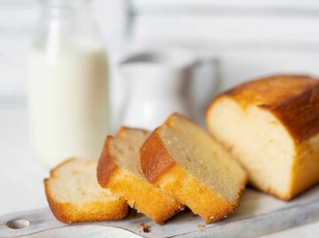 Hot Milk Cake | © Getty Images/Diana Sklarova