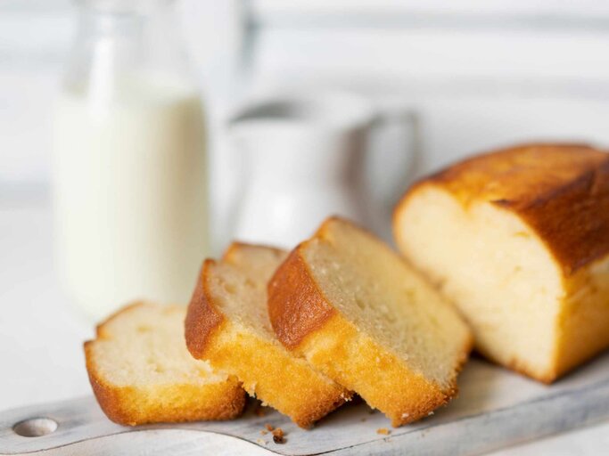 Hot Milk Cake | © Getty Images/Diana Sklarova