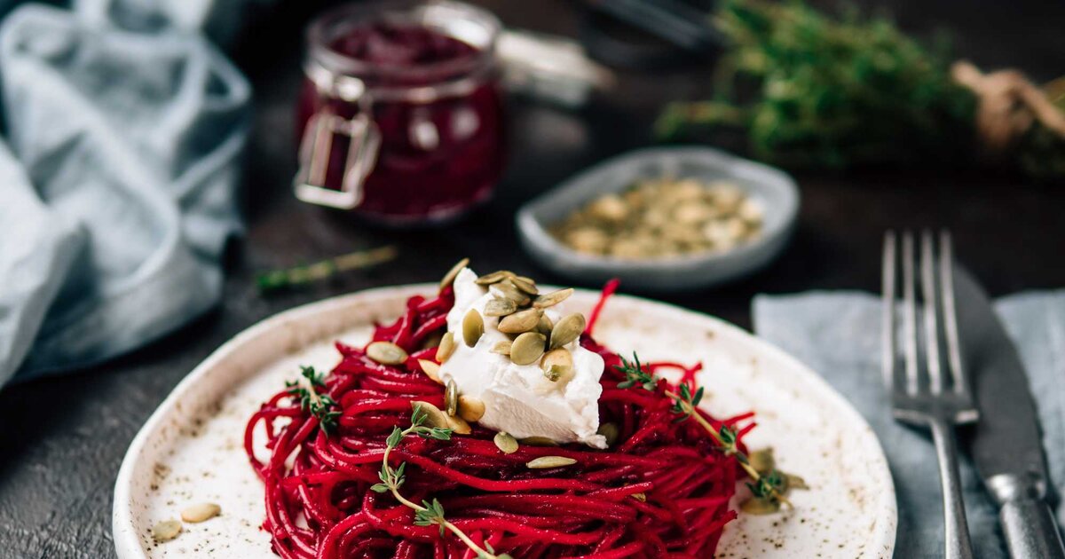 Gemüsenudel-Rezept für cremige Rote Beete-Pasta mit Mozzarella