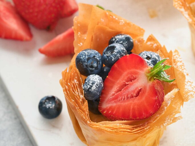 Miniatur-Genuss: Apfelstrudel-Minis mit knusprigem Filoteig zum ...