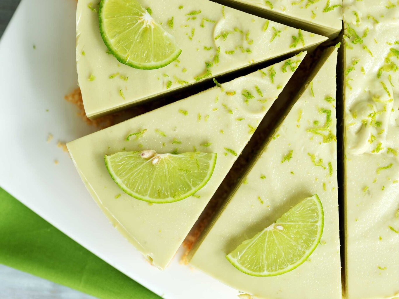 Perfekt für warme Tage: Erfrischende Hugo-Torte ohne Backen