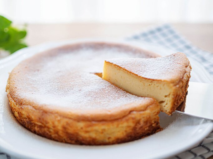 Käsekuchen ohne Boden | © Getty Images/kaorinne