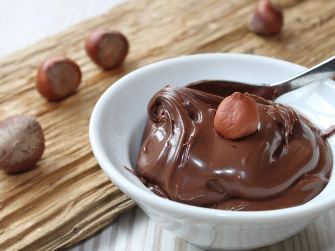 Selbstgemachtes Nutella in Schale serviert | © Getty Images/Allyso