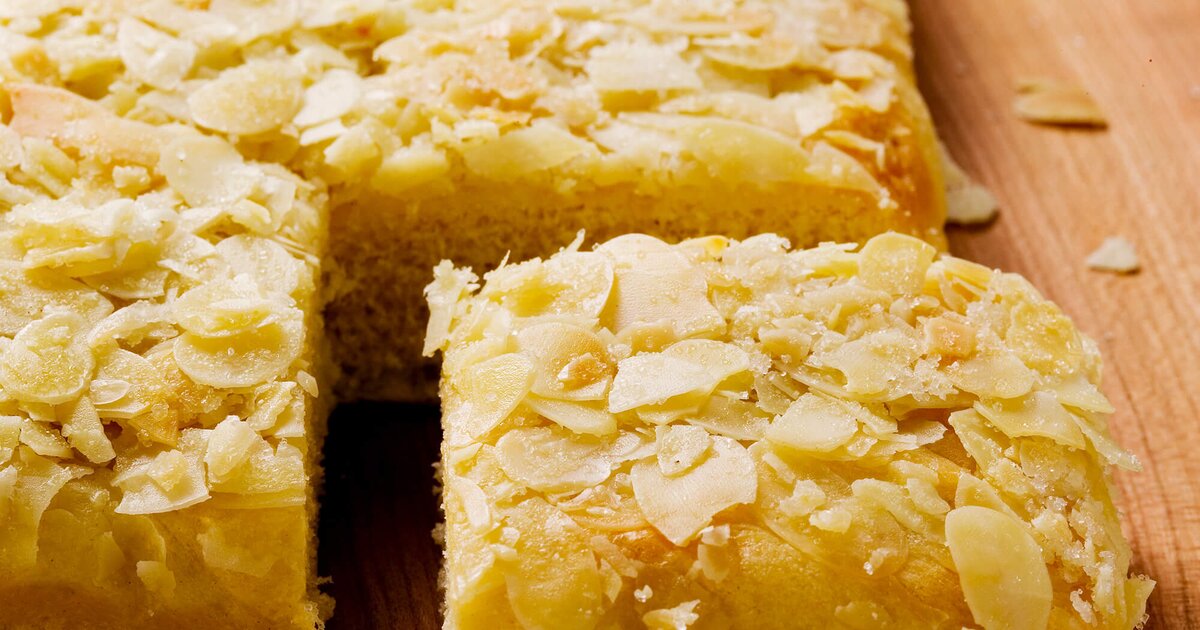 Wie vom Bäcker: Herrlich fluffiger Butterkuchen mit Mandeln