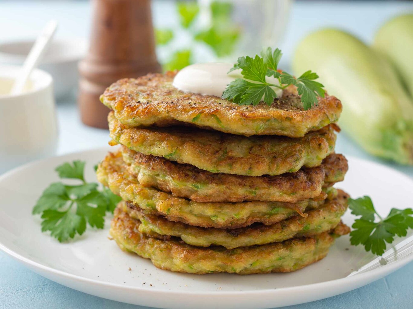 Kross und lecker: Diese Zucchini-Puffer sind low-carb und gesund