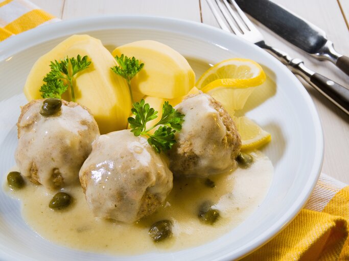 Klassiker der deutschen Hausmannskost: Vegane Königsberger Klopse mit ...
