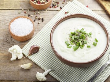 Blumenkohlsuppe mit Lauch | © Getty Images/Sanny11