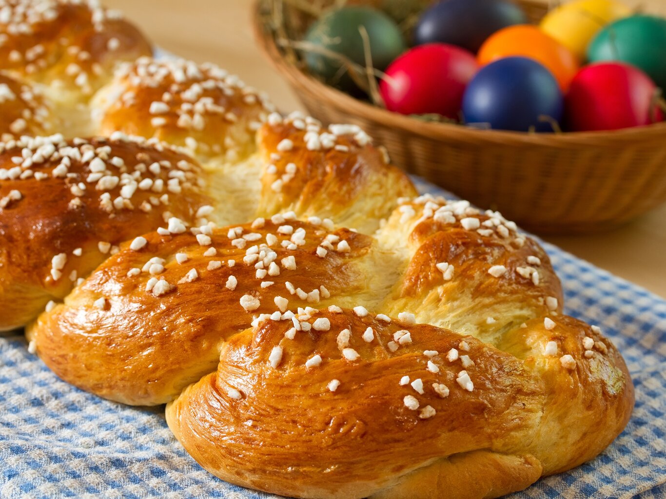 Wie früher bei Oma: So gelingt dir der perfekte Hefezopf für Ostern