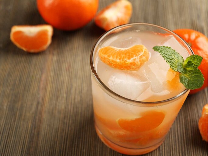 Mandarinen Cocktail | © Adobe Stock/Africa Studio