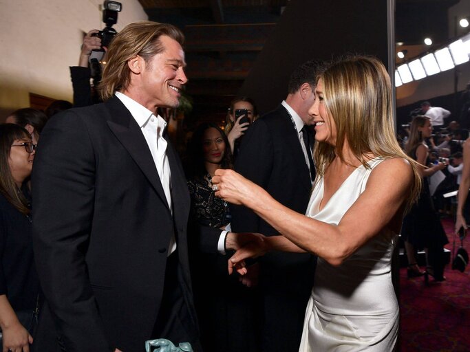 Jennifer Aniston und Brad Pitt bei den Screen Actors Guild Awards | © IMAGO / Picturelux
