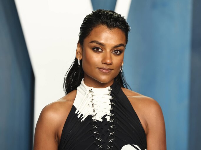 Simone Ashley auf der Vanity Fair Oscar Party 2022 | © Getty Images/Arturo Holmes