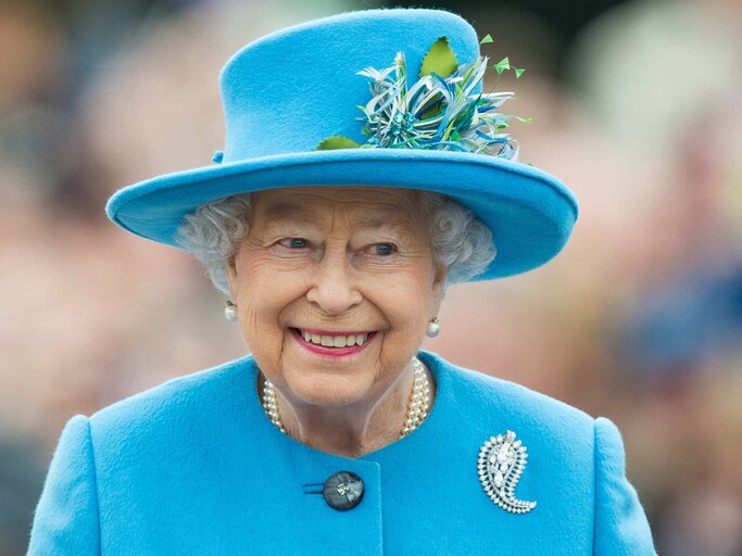 The Queen, Duke Of Edinburgh, Prince Of Wales & Duchess Of Cornwall Visit Poundbury | © Getty Images/Samir Hussein