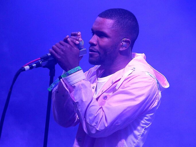 Frank Ocean auf der Bühne | © Getty Images/Gary Miller/Kontributor