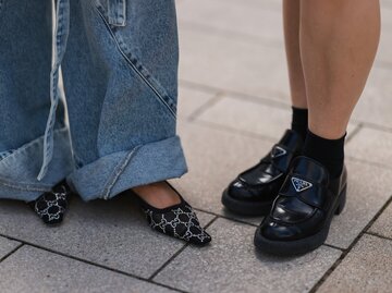 Streetstyle flache Schuhe | © Getty Images/Jeremy Moeller 