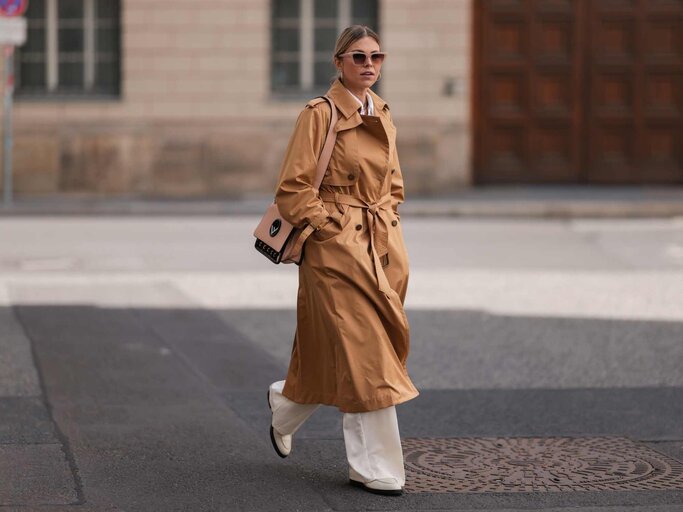Streetstyle Trenchcoat | © Getty Images/Jeremy Moeller